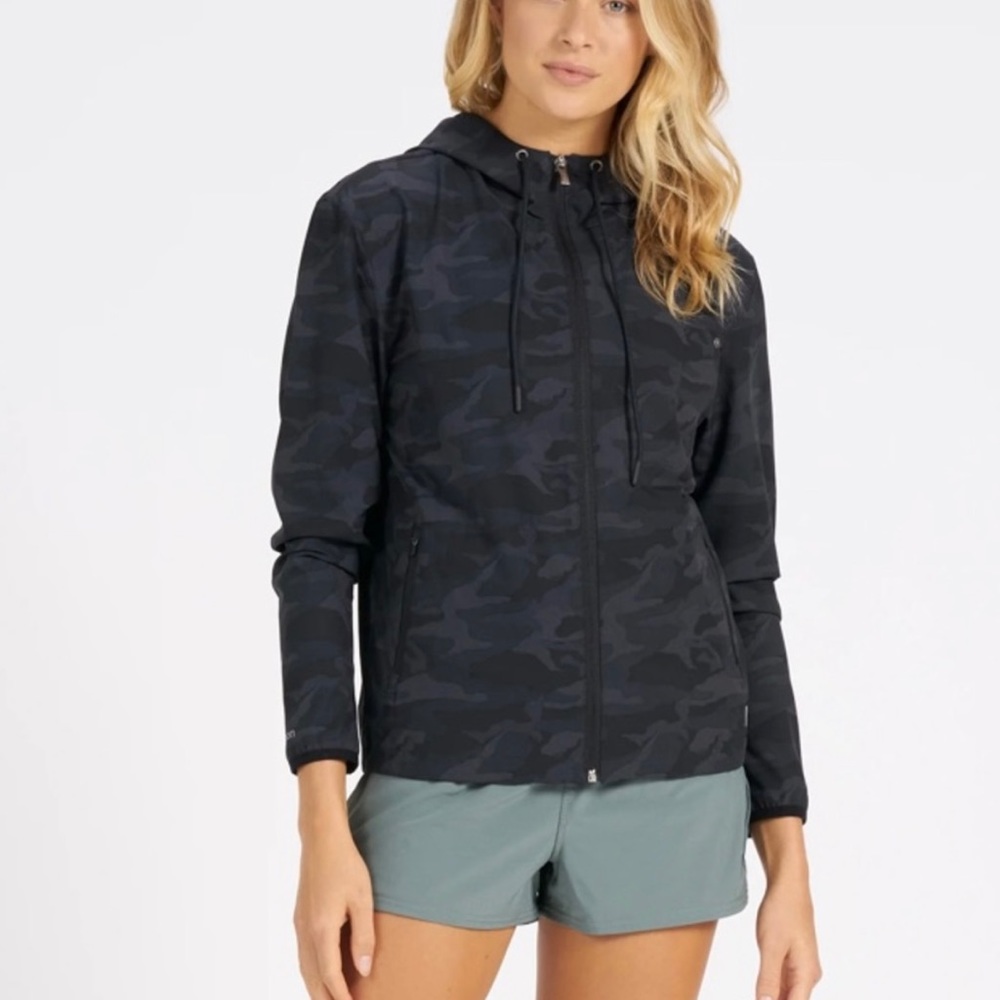 Vuori outdoor trainer shell-camo
